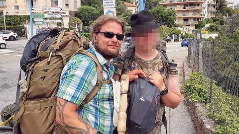 Bj�rn, junto al joven con el que hac�a el Camino Portugu�s, en una imagen cedida por la familia