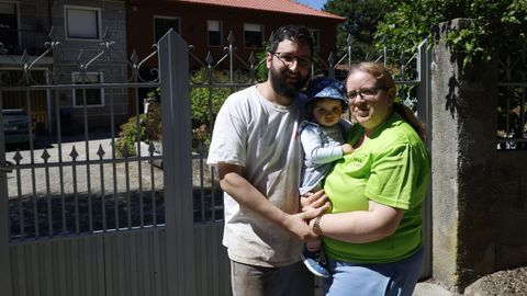 Roco y Jos Luis con su hija Valeria, la primera nia en cuatro aos y que no se mudar.