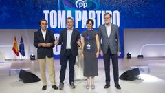 El expresidente del Gobierno, Jos Mara Aznar, el presidente del PP, Alberto Nez Feijoo, la presidenta de la Comunidad de Madrid, Isabel Daz Ayuso, y el expresidente del Gobierno, Mariano Rajoy, durante la segunda jornada del XXI Congreso Nacional del Partido Popular