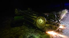 Vuelvo de un turismo en la carretera LU-P-6517 (Mourence - Santaballa), t�rmino municipal de Vilalba