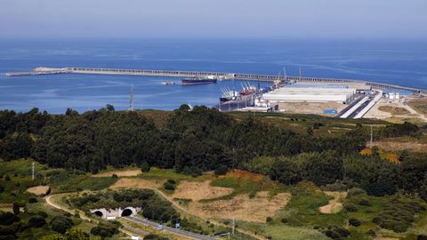 El puerto exterior de Arteixo, donde se proyecta la puesta en marcha de la estaci�n multimodal.