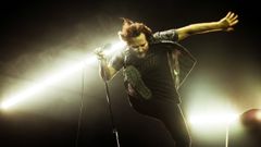 Eddie Vedder, vocalista de Pearl Jam, durante concierto en Rock Werchter 2018, en B�lgica
