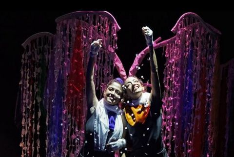 Luc�a de Su�rez y Eva Bedmar, de Tarambana