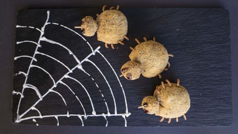  El Estribo (Ecuador, 38). Tapa: Croquetas Aracnobaby.