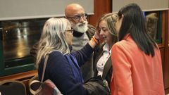 Abrazos y caras largas en la sede de Ciudadanos en Galicia tras conocer los resultados electorales