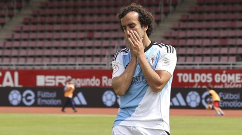 Charly L&oacute;pez marc&oacute; el primer gol ante el Estradense.