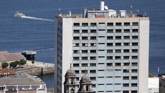 El hotel Bah�a de Vigo se encuentra en plena fachada mar�tima y disfruta de vistas a toda la r�a.