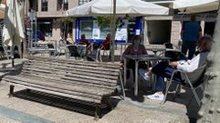 Con el interior de la hosteler�a cerrada, las terrazas de O Barco estuvieron a tope