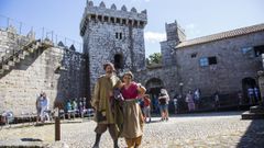 Os Quinquill�ns, caracterizados como los personajes que interpretan en el Castelo de Vimianzo