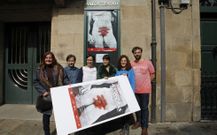 El elenco de actores y la productora junto a la directora del CDG, ayer