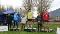 Pedro Moir�n, a la derecha, junto a Brais Rey y Enrique Garc�a en el podio.