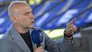 El entrenador del Real Oviedo, Juli�n Calero