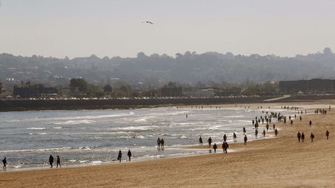 Aspecto que presenta hoy mi�rcoles la playa de Gij�n. 