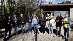 Vecios da Raia protestan pola falta de cobertura mbil