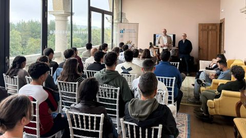 Alemparte presidi&oacute; la jornada sobre la elaboraci&oacute;n de verm&uacute;s y destilados