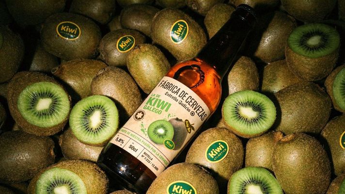 Imagen de La de Kiwi, la nueva creaci�n de Estrella Galicia en colaboraci�n con Kiwi Atl�ntico.