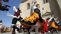Actuaci&oacute;n de un grupo de baile tradicional en las fiestas de agosto de Monforte, en una foto de archivo