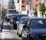 <span lang= es-es >Un asfaltado por tramos</span>. Fole explica que en esta fase se aprovechan aquellos tramos que ofrecen un mejor estado para concluir en un asfaltado general y homog�neo de toda la avenida. 