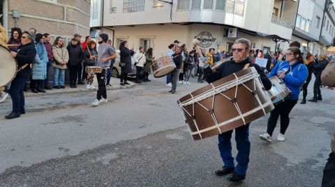 Viana acoge la mayor mascarada de la Pennsula Ibrica.Uno de los folins participantes en el desfile.