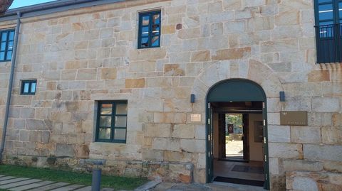 Entrada principal al pazo de Quintns, desde la puerta al recinto