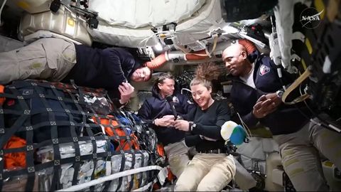 Los cuatro astronautas del Artemis 2, tras iniciar el camino hacia la Luna