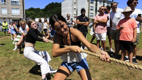 El campeonato de tiro de cuerda por parroquias es la otra gran convocatoria del ltimo da de las fiestas de Escairn