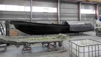 Narcolanchas halladas en una nave en Portugal en el 2022.
