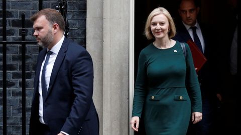 Liz Truss, a la salida de Downing Street