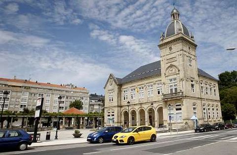 Blanco se�al� que el Concello rebaj� durante el 2013 su deuda bancaria en 756.500 euros. 
