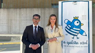 El alcalde sonense, Luis Oujo, acompa�� a Fabiola Garc�a durante su visita a la escuela infantil del municipio