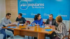Integrantes de la lista del PP en la reuni�n en la que valoraron los resultados de las generales