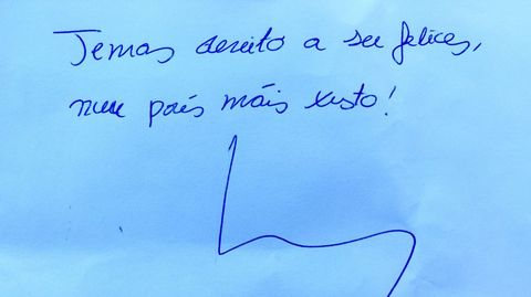 Temos dereito a ser felices nun pas mis xusto, deixou escrito para os lectores de La Voz. 
