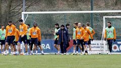 Laure, con el grupo en el entrenamiento de hoy