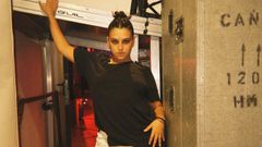 La noiesa Candela Garc�a, entre bambalinas antes de salir a bailar en una actuaci�n