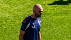El entrenador del Celta, Claudio Gir�ldez, durante un entrenamiento en la Cidade Deportiva Afouteza.