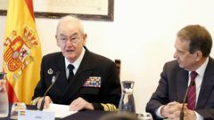 El Jefe de Estado Mayor de la Defensa (JEMAD), almirante general Teodoro Esteban L�pez Calder�n, y el alcalde de Vigo, Abel Caballero