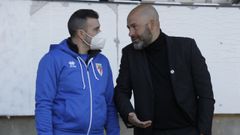 Movilla charla con Yago Iglesias antes del partido entre el Zamora y el Compos en el Ruta de la Plata