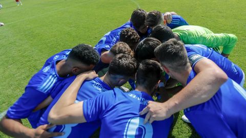 Los jugadores del juvenil A, antes de un partido de la 19/20