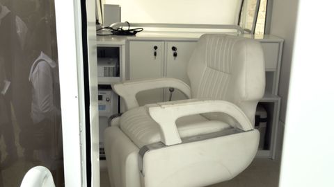 El papamvil de Francisco fue reconvertido en clnicaitinerante.