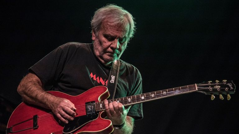 Claudio Gabis es uno de los pioneros del blues en castellano