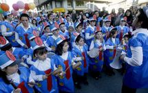 Los ni�os volver�n a ser hoy los protagonistas de desfiles, bailes y actuaciones en los colegios.