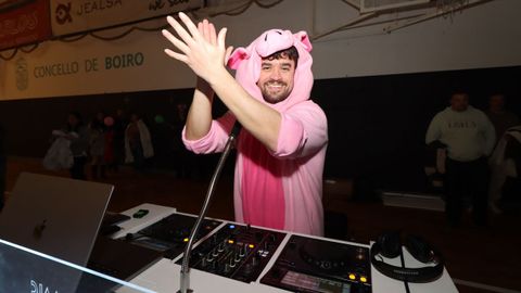 FESTIVAL DE DISFRACES EN EL PABELLON DE A CACHADA