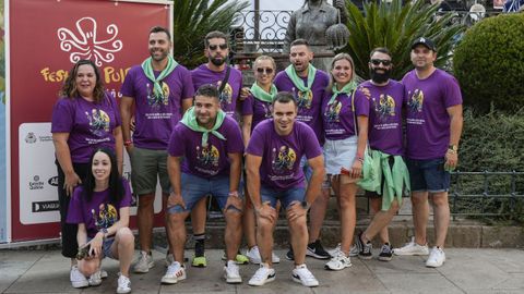 Las pandillas lucieron las camisetas que disearon para esta edicin de la Festa do Pulpo