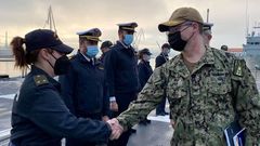 Los militares estadounidenses, a bordo de la fragata en Ferrol