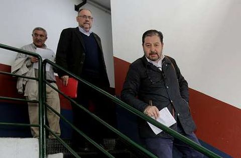 Alejandro Est�vez (en primer plano) y Morgade acudir�n a la reuni�n con los acreedores.