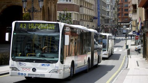 Un autobs del transporte pblico de Oviedo. ARCHIVO