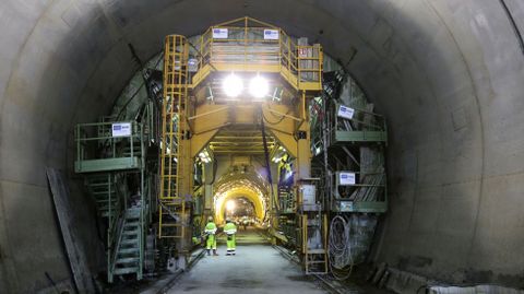 Obras en el AVE de la monta�a. Fomento mantiene el plazo del 2018 para terminar el nuevo acceso ferroviario a Galicia.