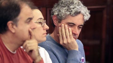 Iv�n Rivas, portavoz municipal del BNG, junto a los otros concejales nacionalistas.