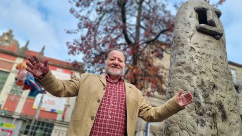 P�rez Leira, ante el mercado municipal