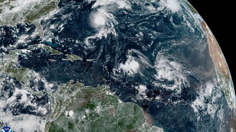 Imagen de satélite del huracán Gabrielle sobre el Atlántico